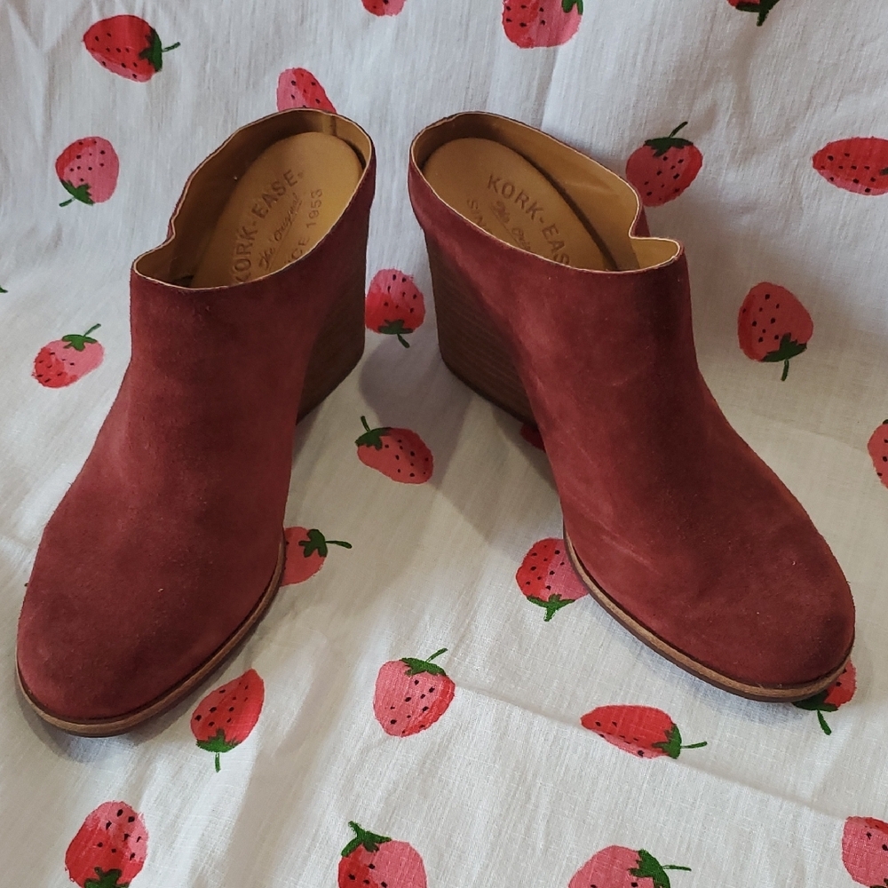Kork-Ease Women's Burgundy Suede Wedge Booties